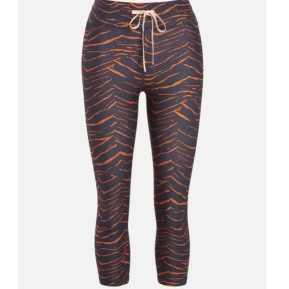 The Upside Tiger NYC Workout Set (Blue & Orange) - Picture 7 of 8